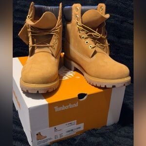 New Timberland Boots! Only worn once in Fashion Show.